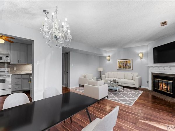 1436 Peacock Lane, St Louis, MO 63144