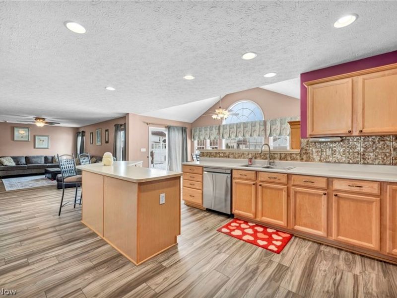 4253 Santina Way , Lorain, OH 44053 Photo 12