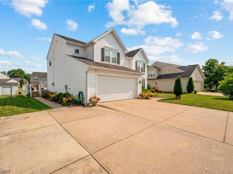 4253 Santina Way , Lorain, OH 44053 Photo 2