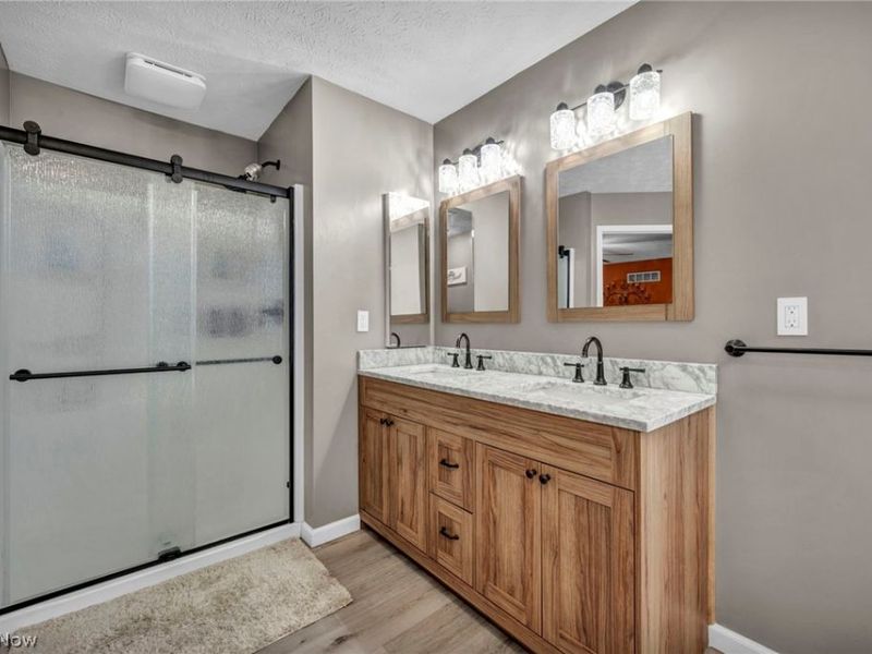 4253 Santina Way , Lorain, OH 44053 Photo 31