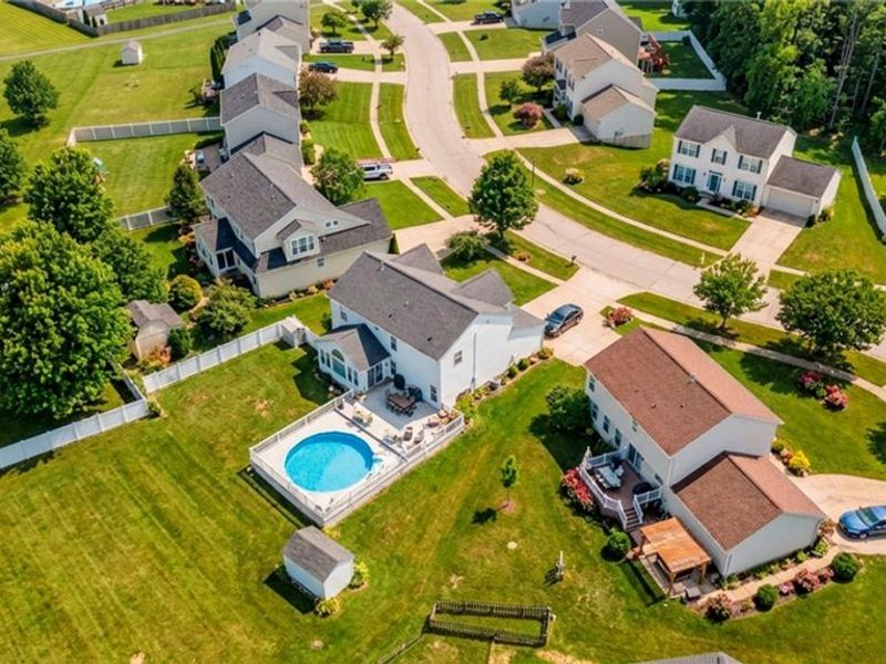 4253 Santina Way , Lorain, OH 44053 Photo 6