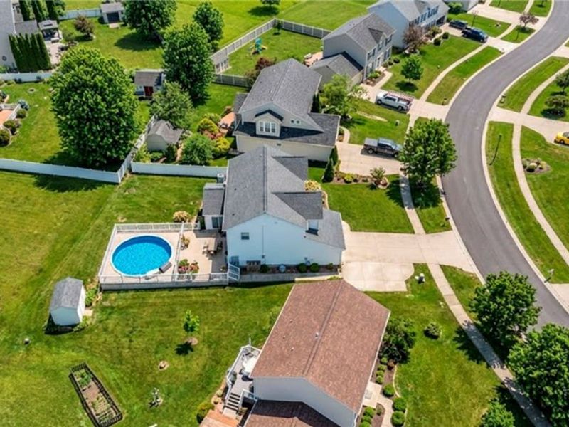 4253 Santina Way , Lorain, OH 44053 Photo 7