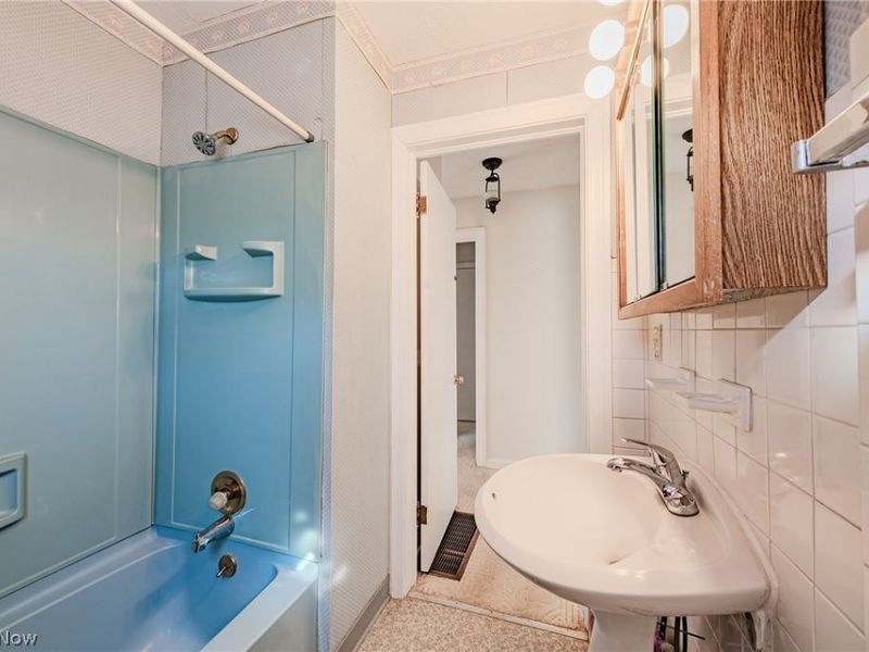 463 Poplar Street, Elyria, OH 44035 Photo 13