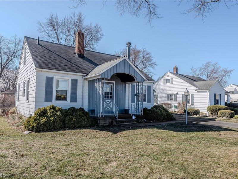 463 Poplar Street, Elyria, OH 44035 Photo 5