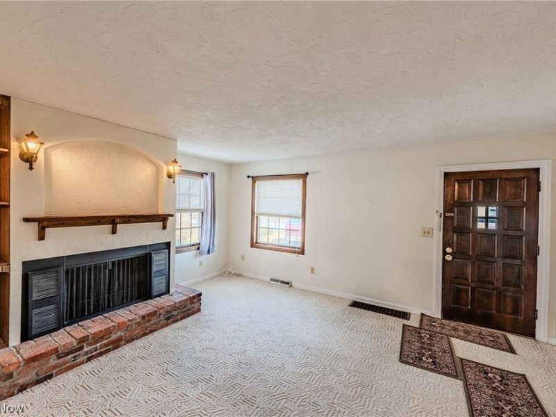 463 Poplar Street, Elyria, OH 44035 Photo 8