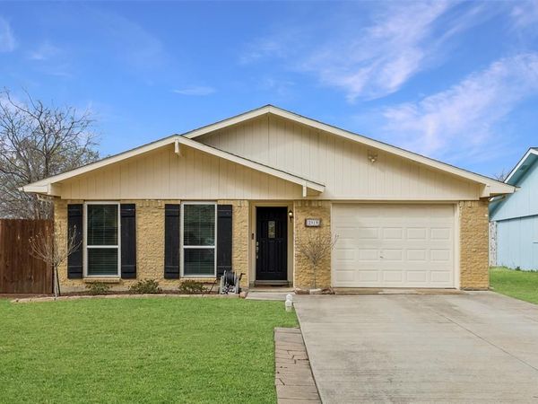 2919 Rayswood Drive , Carrollton, TX 75007
