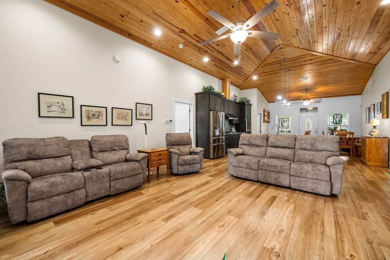 8449 Lilly Lake Road , Melrose, FL 32666 Photo