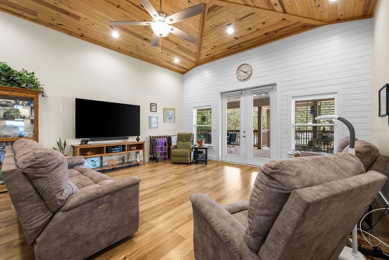 8449 Lilly Lake Road , Melrose, FL 32666 Photo