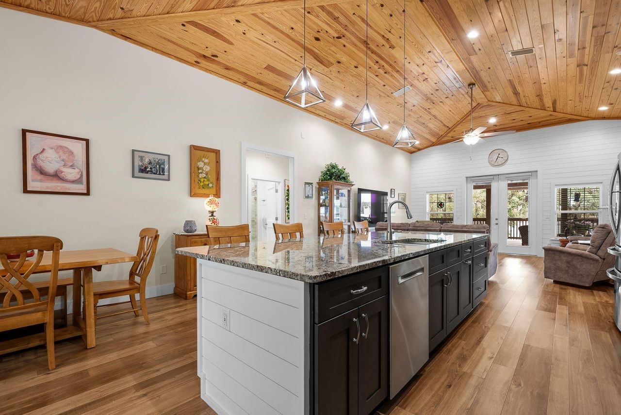 8449 Lilly Lake Road , Melrose, FL 32666 Photo