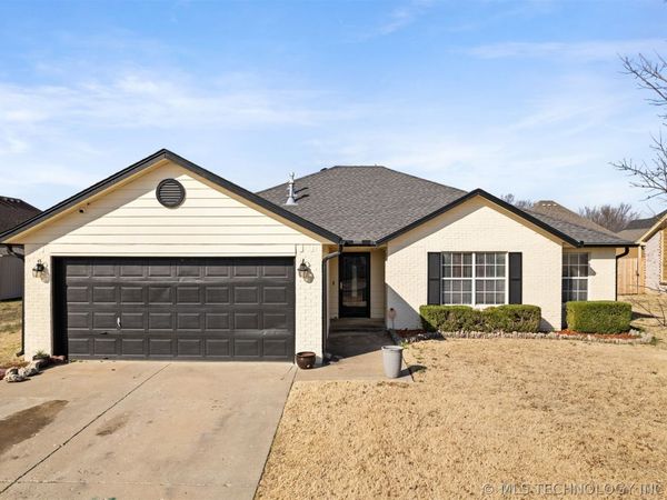 2114 S Javine Avenue , Skiatook, OK 74070