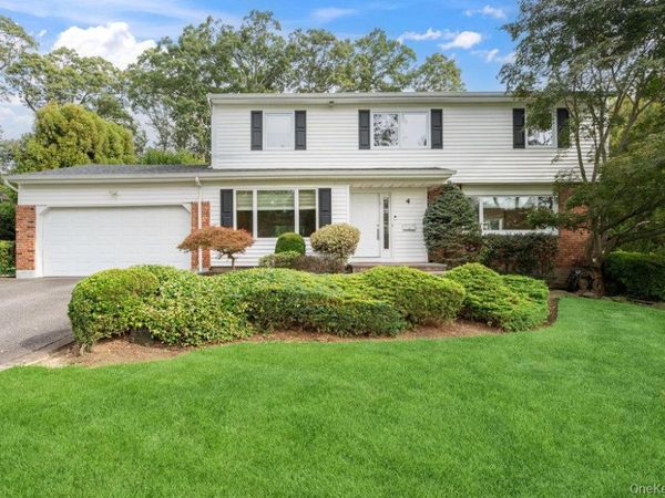 4 Newport Drive , Plainview, NY 11803
