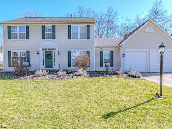 5171 Crown Pointe Drive , Medina, OH 44256
