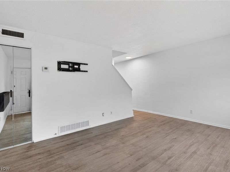 193 Dalepark Drive, Bedford, OH 44146 Photo 5