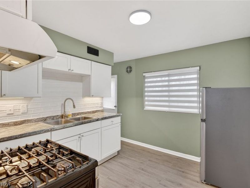 193 Dalepark Drive, Bedford, OH 44146 Photo 9