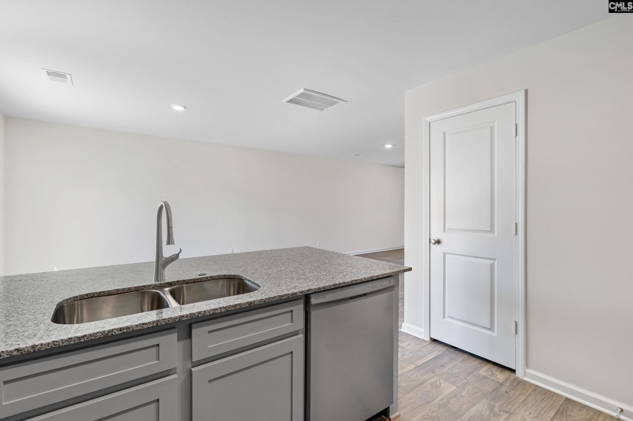 142 Cape Horn Drive Photo 9