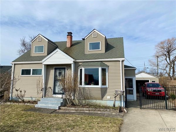 6 Nokomis Parkway , Buffalo, NY 14225
