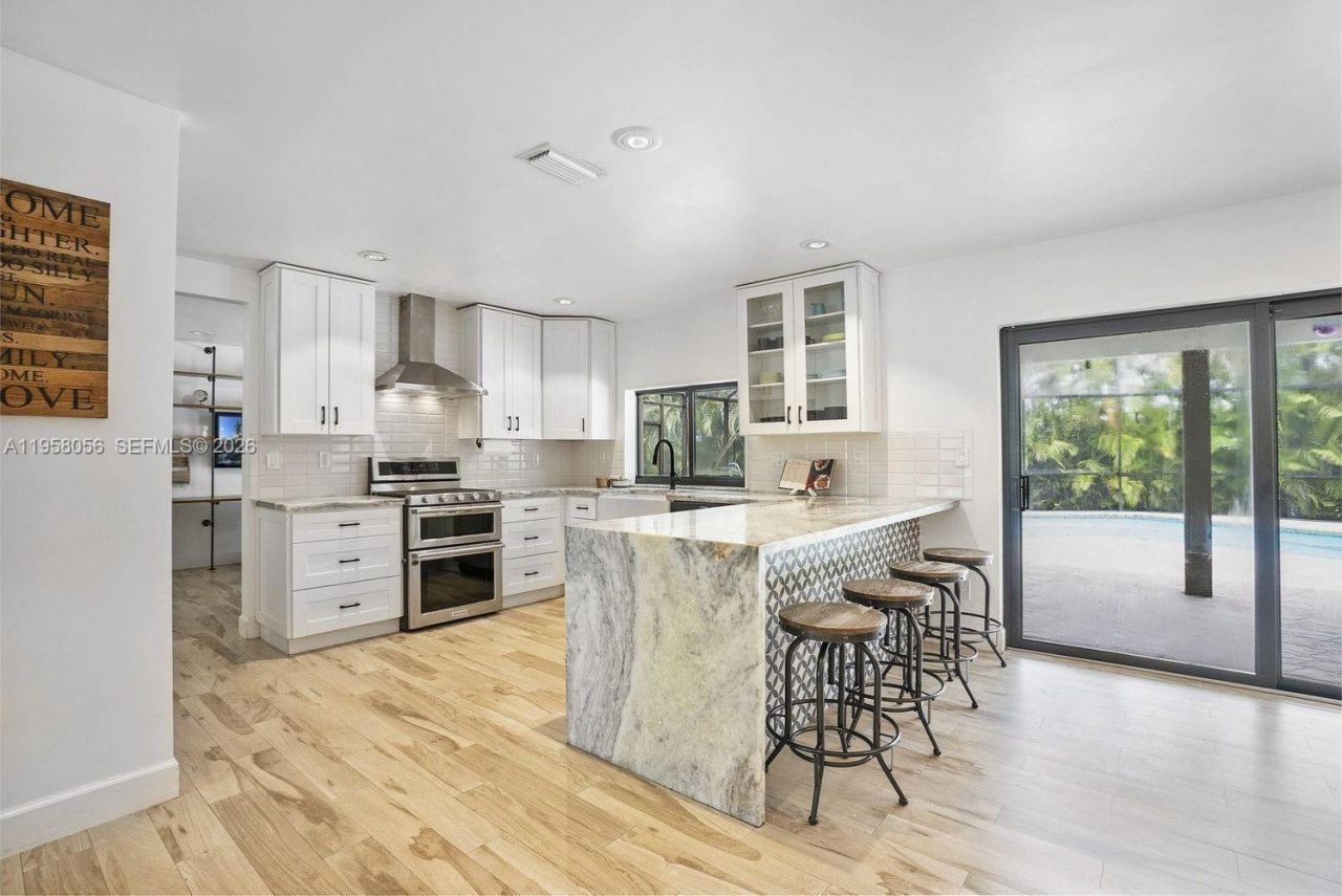 8705 SW 176th St, Palmetto Bay, FL 33157 Photo