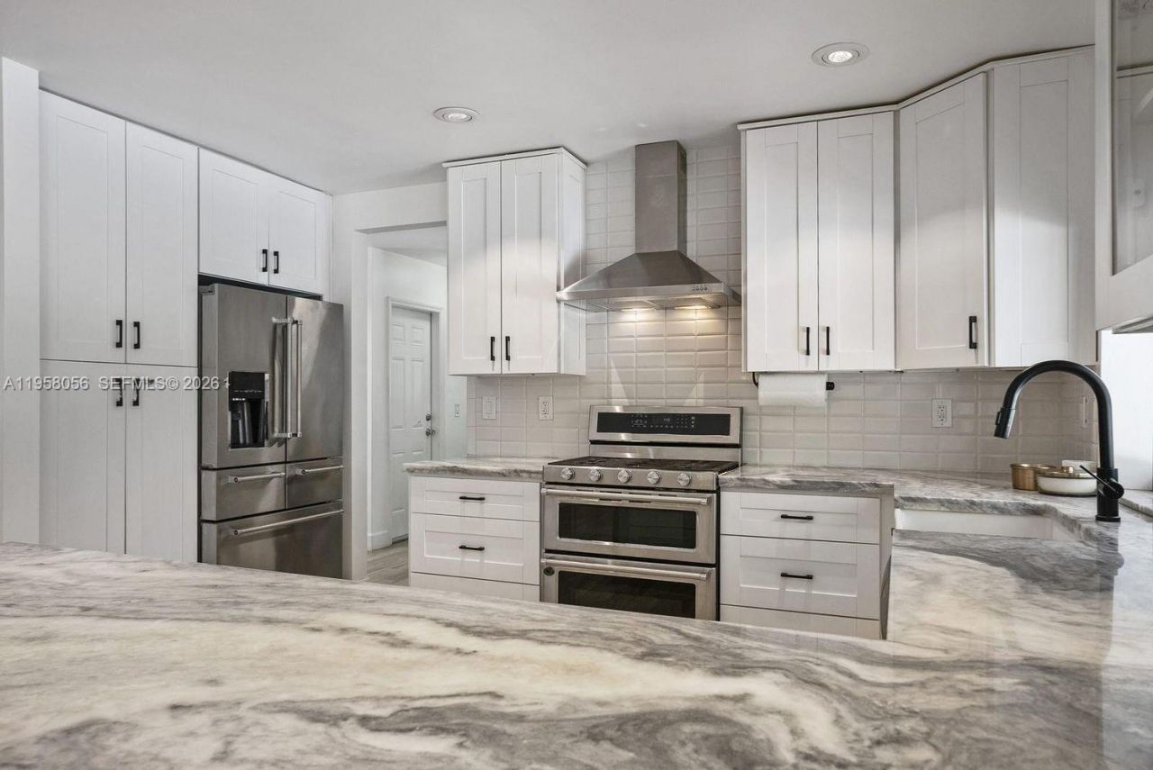 8705 SW 176th St, Palmetto Bay, FL 33157 Photo