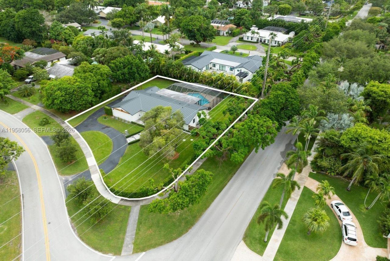 8705 SW 176th St, Palmetto Bay, FL 33157 Photo