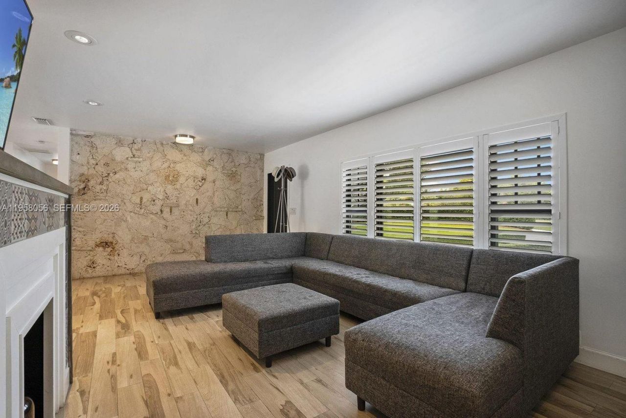 8705 SW 176th St, Palmetto Bay, FL 33157 Photo