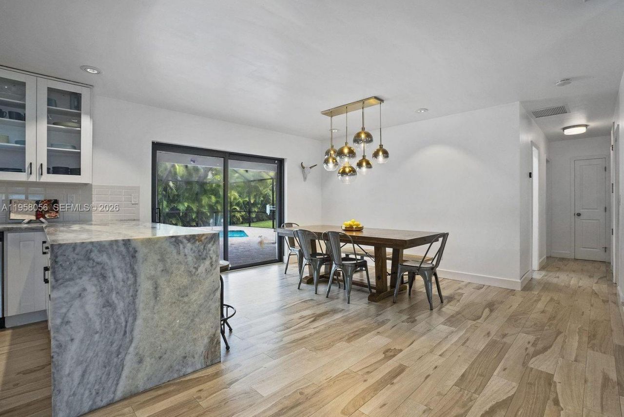 8705 SW 176th St, Palmetto Bay, FL 33157 Photo