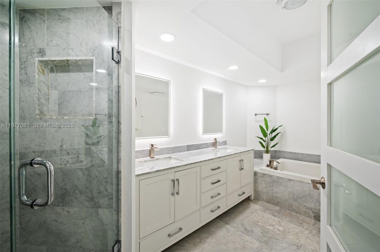 16485 Collins Ave , Unit 232, Sunny Isles Beach, FL 33160 Photo