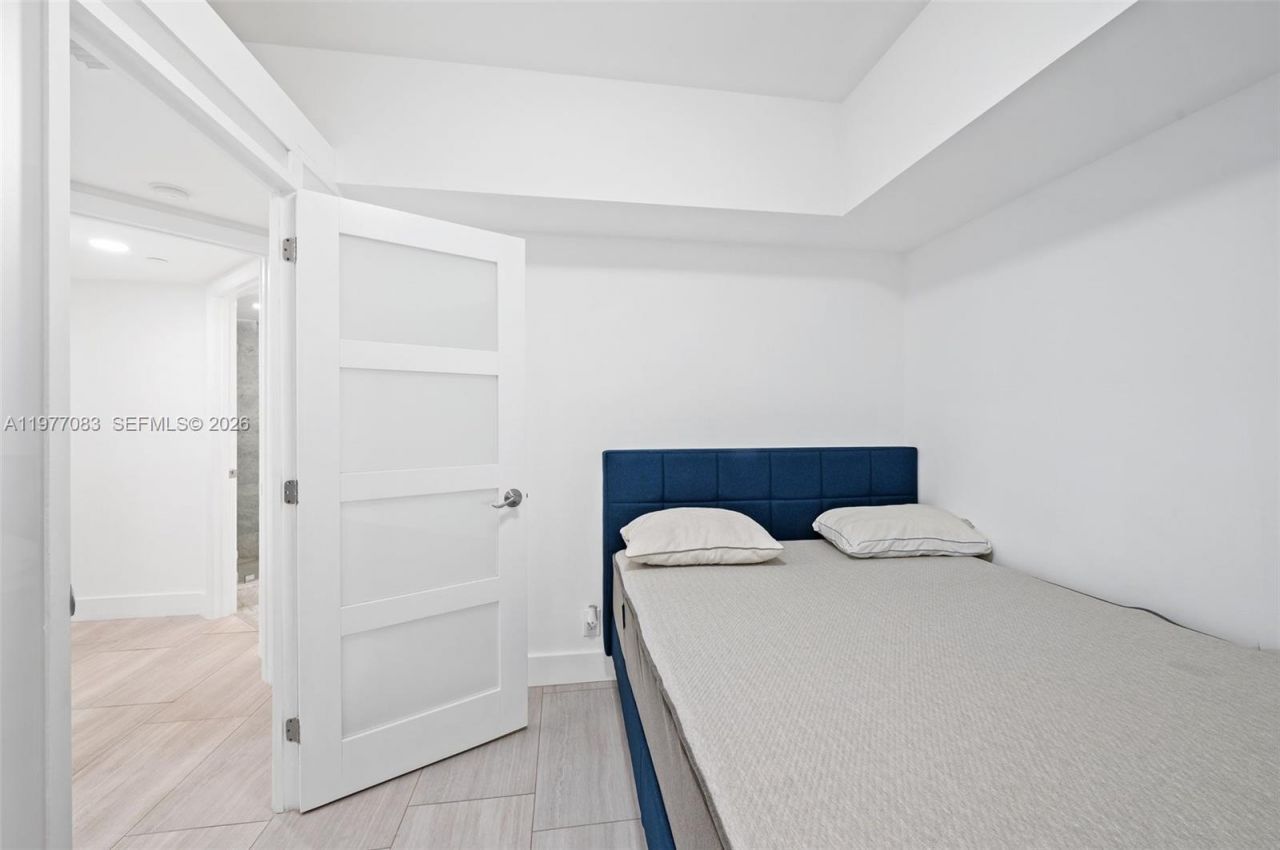 16485 Collins Ave , Unit 232, Sunny Isles Beach, FL 33160 Photo