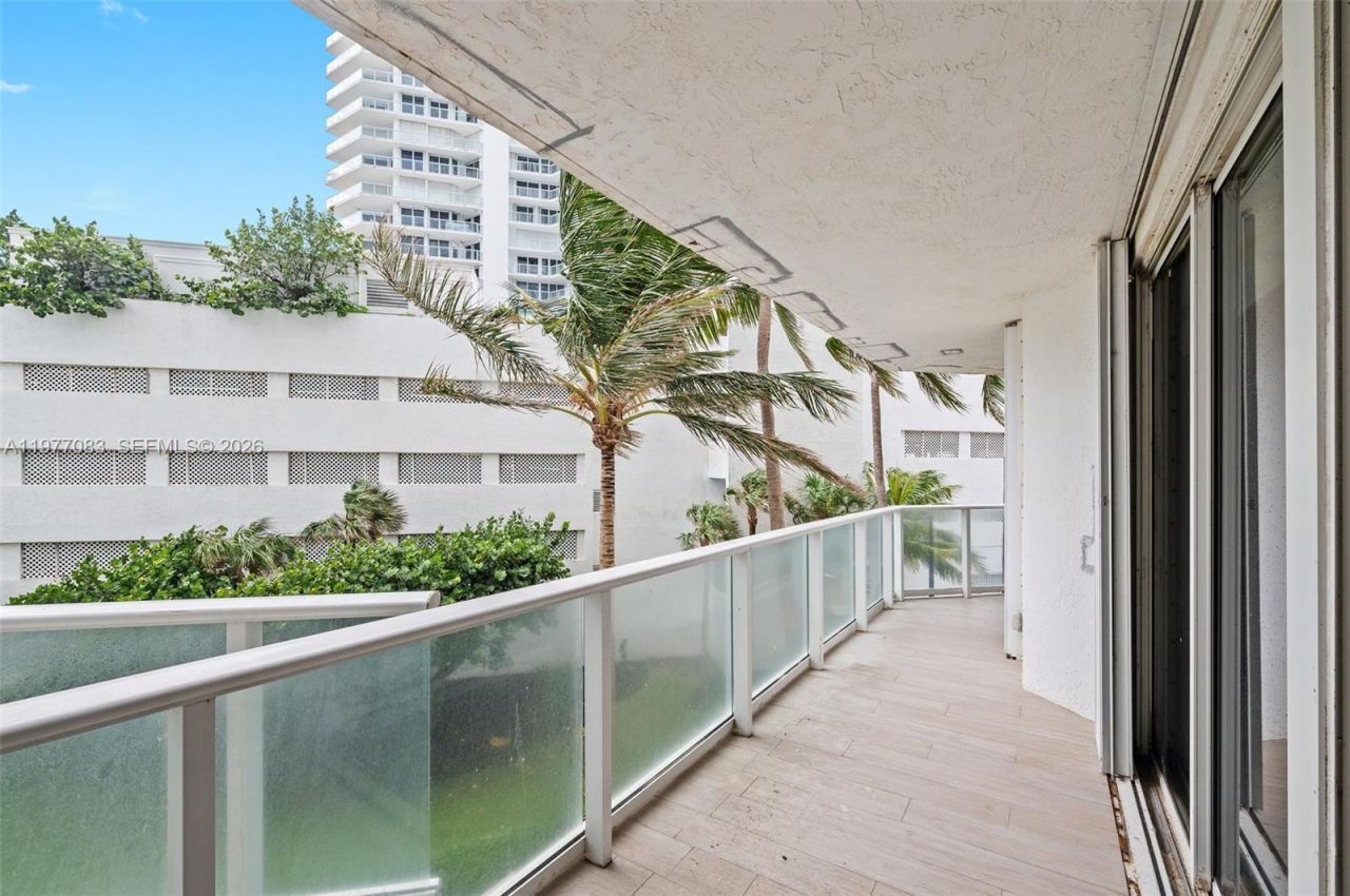 16485 Collins Ave , Unit 232, Sunny Isles Beach, FL 33160 Photo