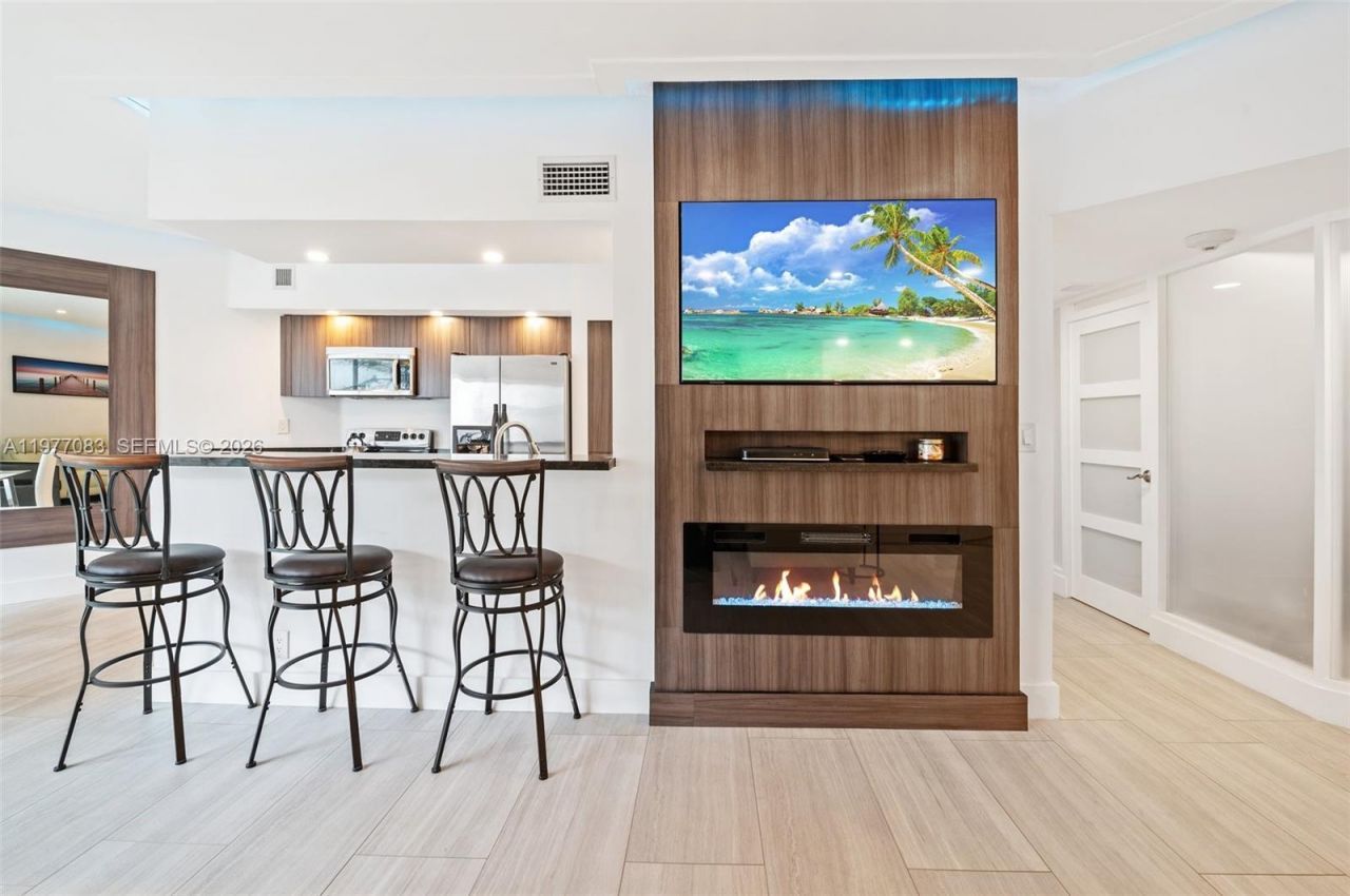 16485 Collins Ave , Unit 232, Sunny Isles Beach, FL 33160 Photo