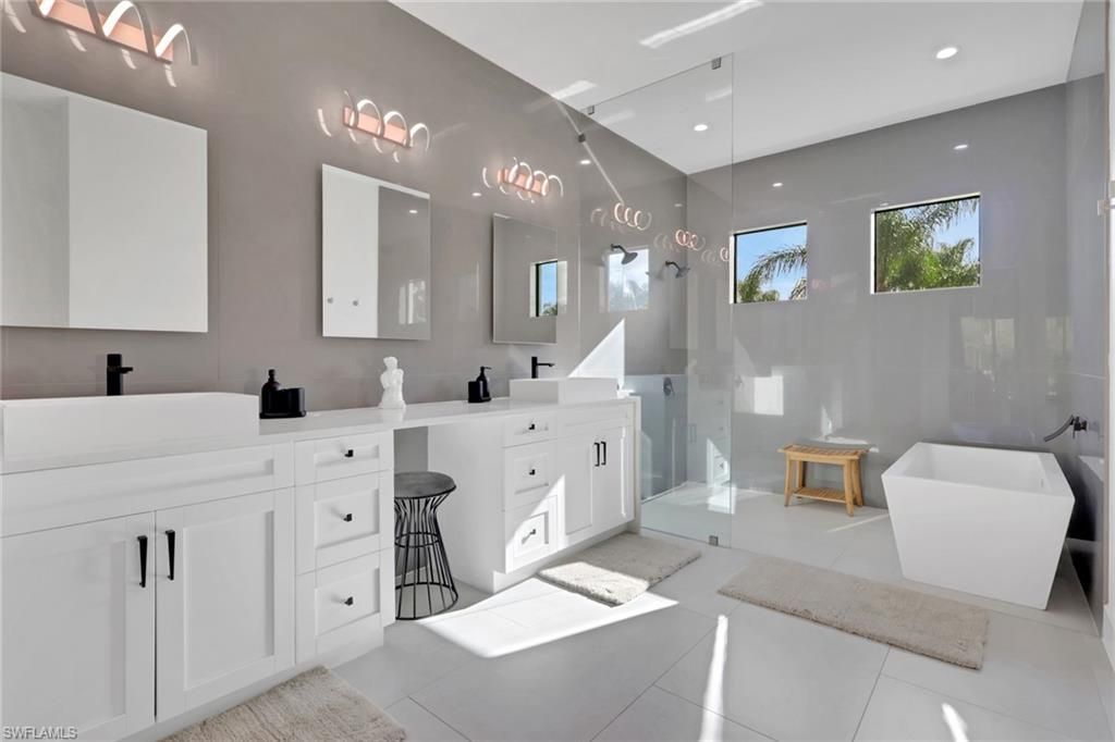 653 23rd St Sw, Naples, FL 34117 Photo