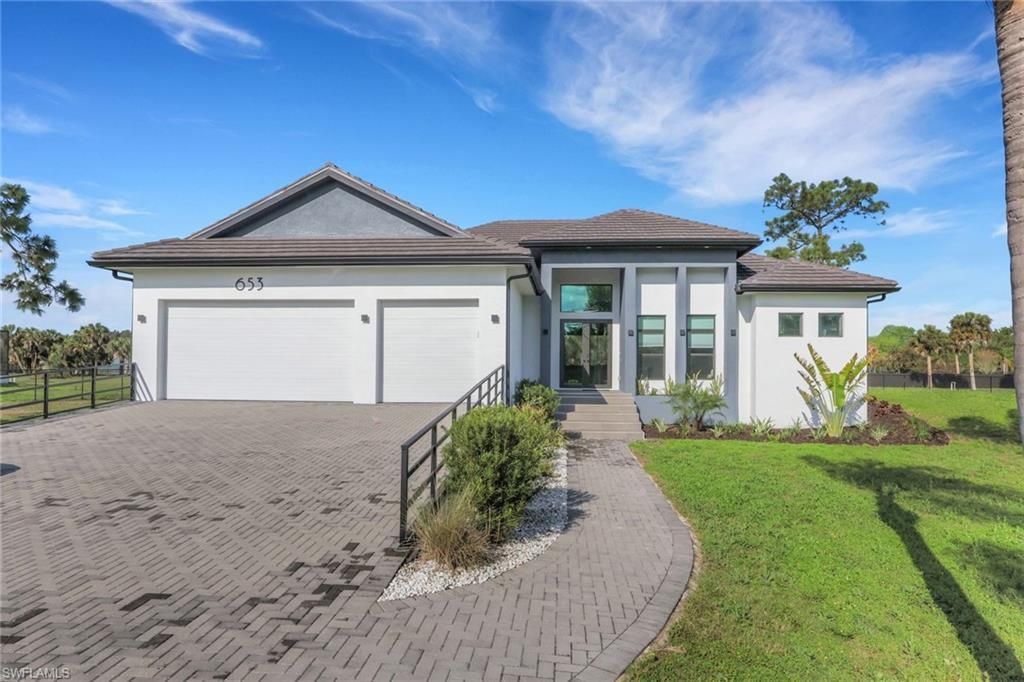 653 23rd St Sw, Naples, FL 34117 Photo