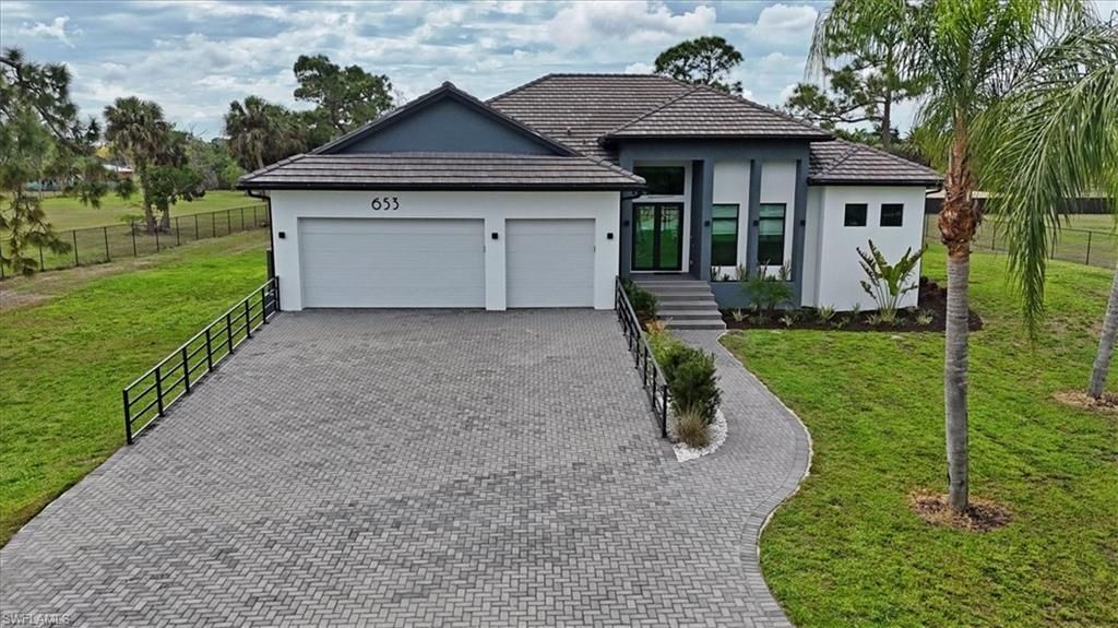 653 23rd St Sw, Naples, FL 34117 Photo