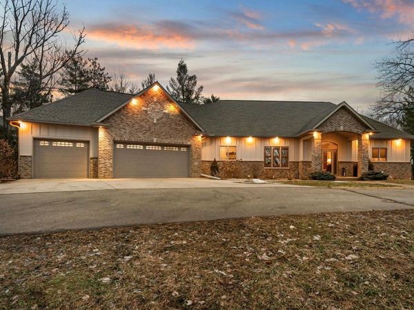 8760 Pine Crest Lane NW, Rochester, MN 55901