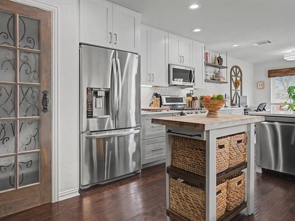 2709 Park Avenue, Bedford, TX 76021