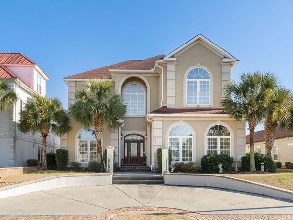 837 Bluffview Dr., Myrtle Beach, SC 29579