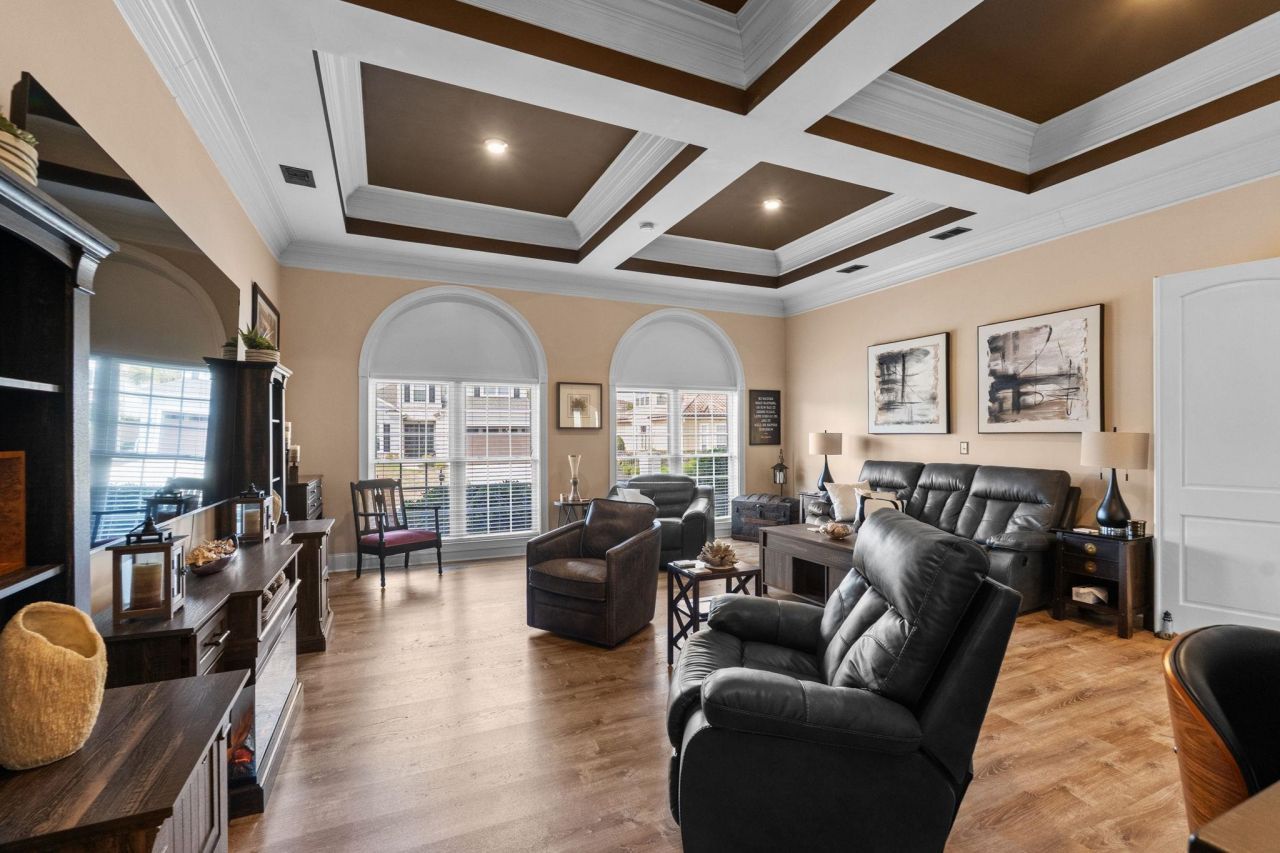 837 Bluffview Dr. Photo 10