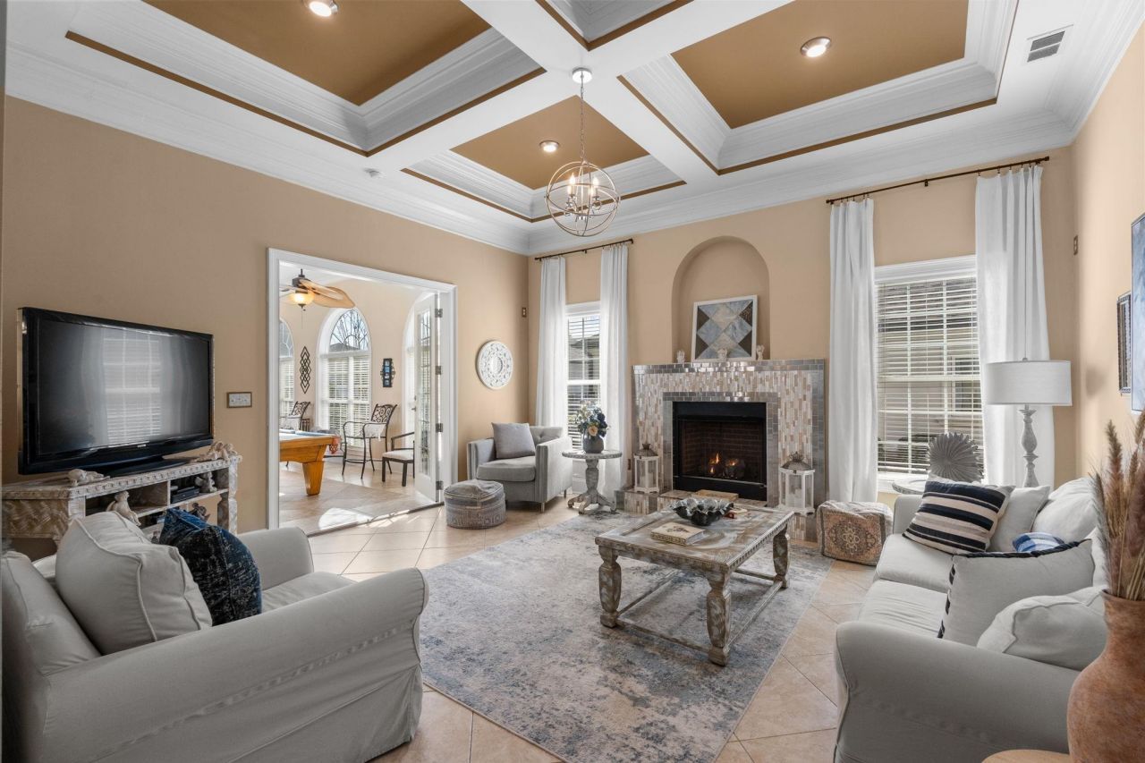 837 Bluffview Dr. Photo 15