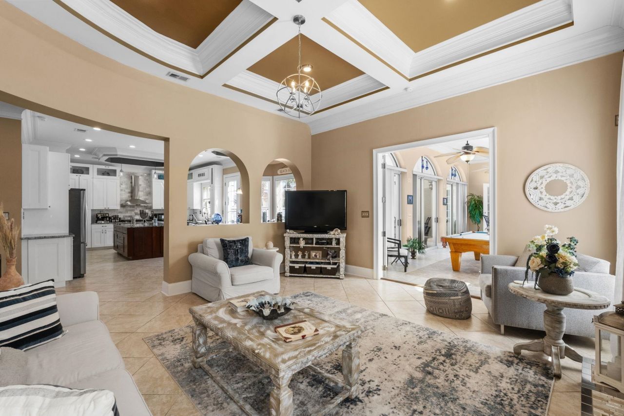 837 Bluffview Dr. Photo 17