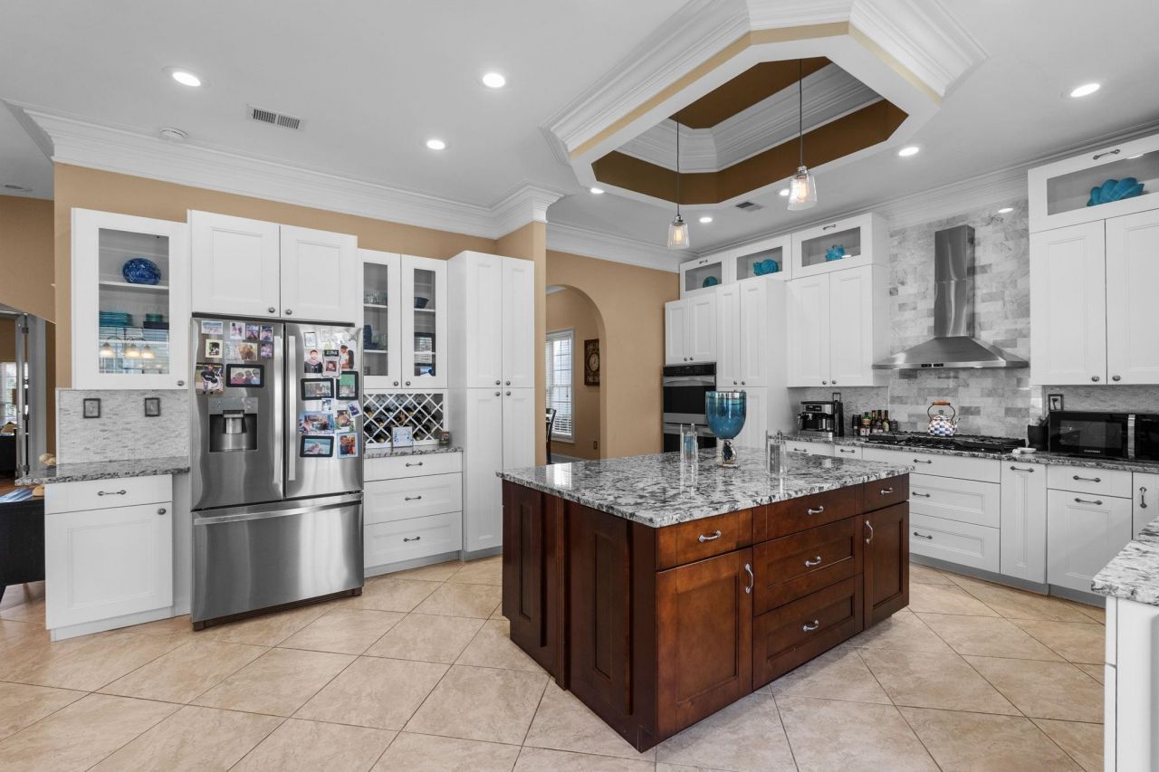 837 Bluffview Dr. Photo 22