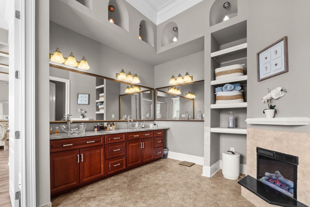 837 Bluffview Dr. Photo 46