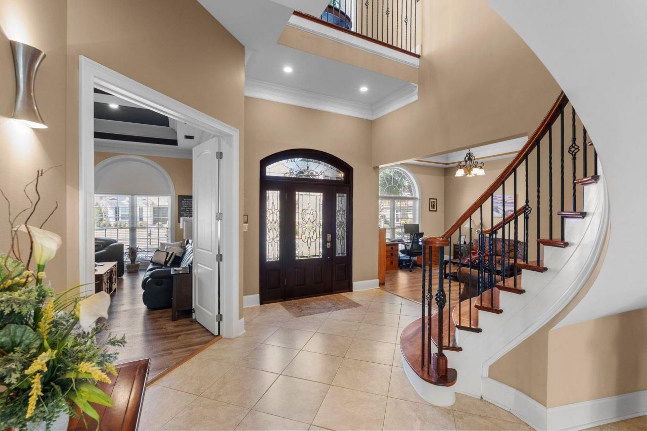 837 Bluffview Dr. Photo 6