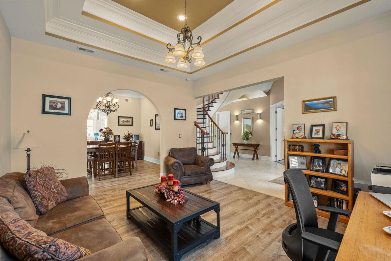 837 Bluffview Dr. Photo 8