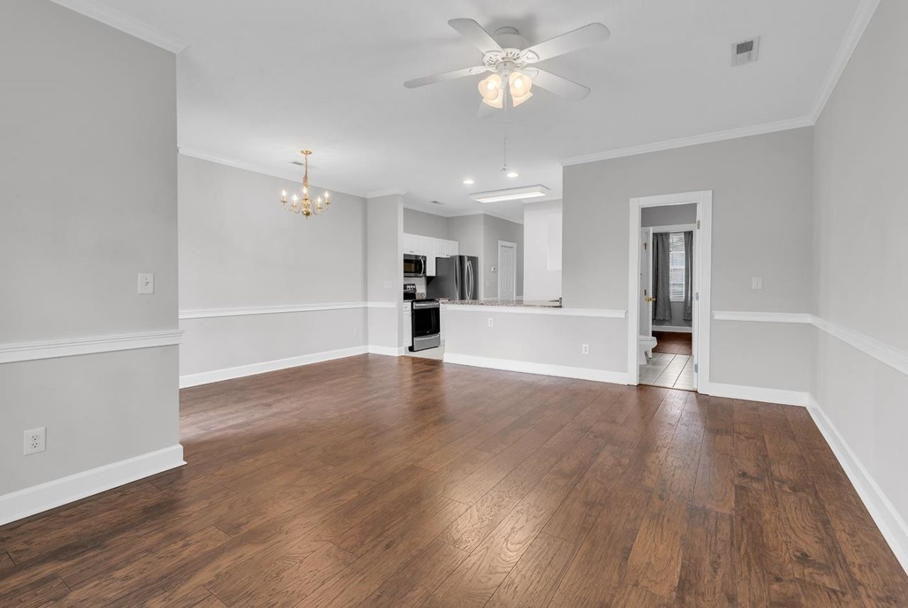 705 Riverwalk Dr. Photo 11