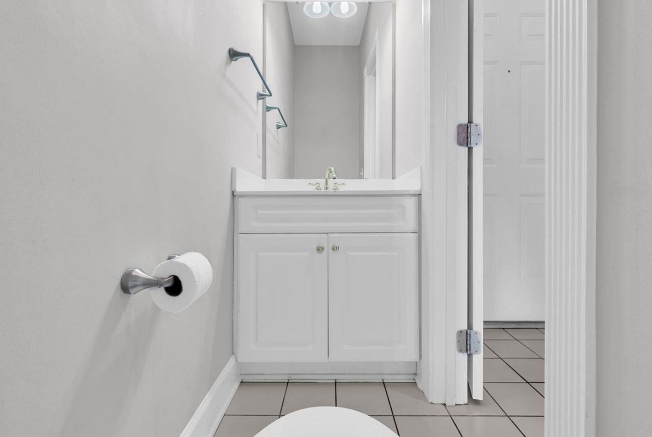 705 Riverwalk Dr. Photo 13