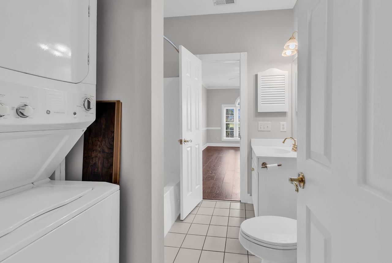 705 Riverwalk Dr. Photo 17