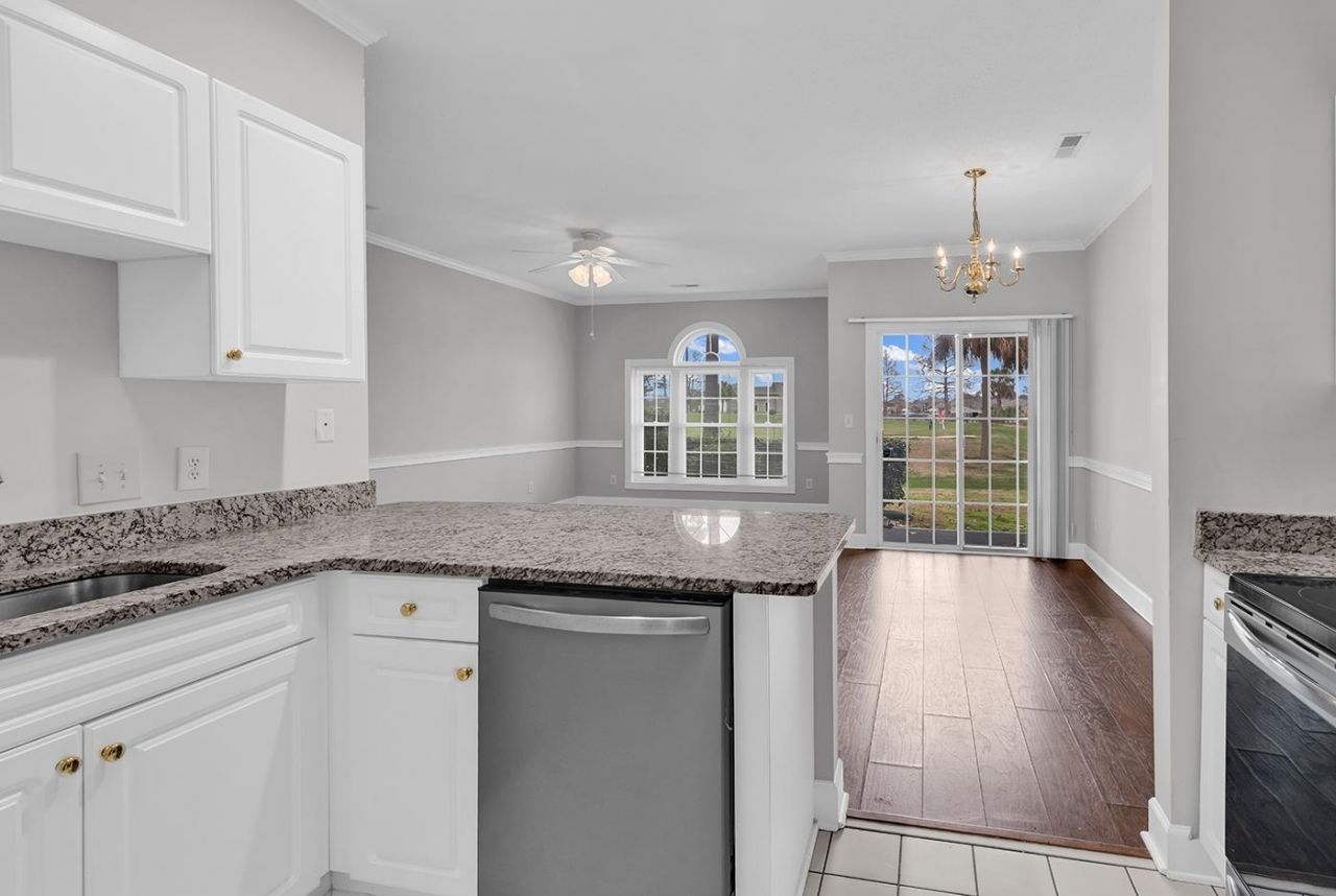 705 Riverwalk Dr. Photo 4