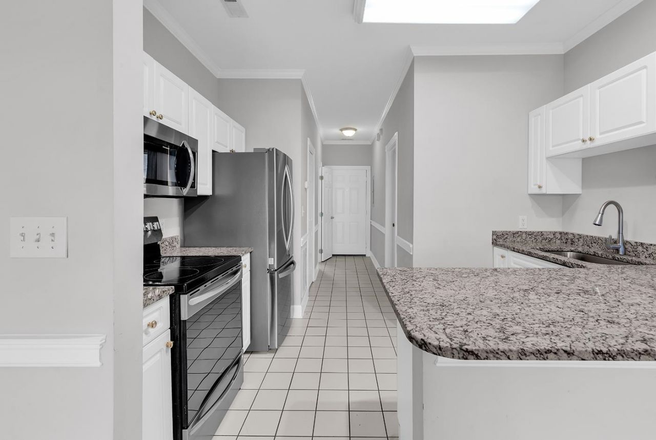 705 Riverwalk Dr. Photo 5