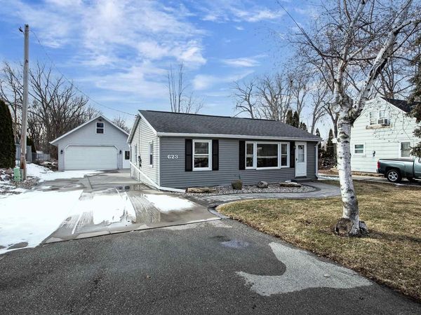 623 HUNTERS POINT ROAD, Neenah, WI 54956