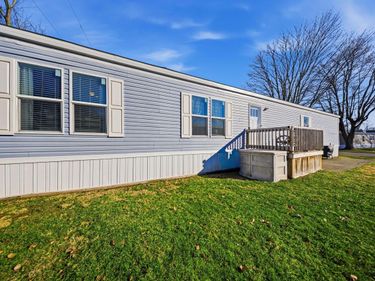 27 Colony Drive, Fredericktown, OH 43019