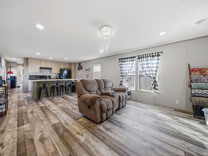 27 Colony Drive, Fredericktown, OH 43019 Photo 2